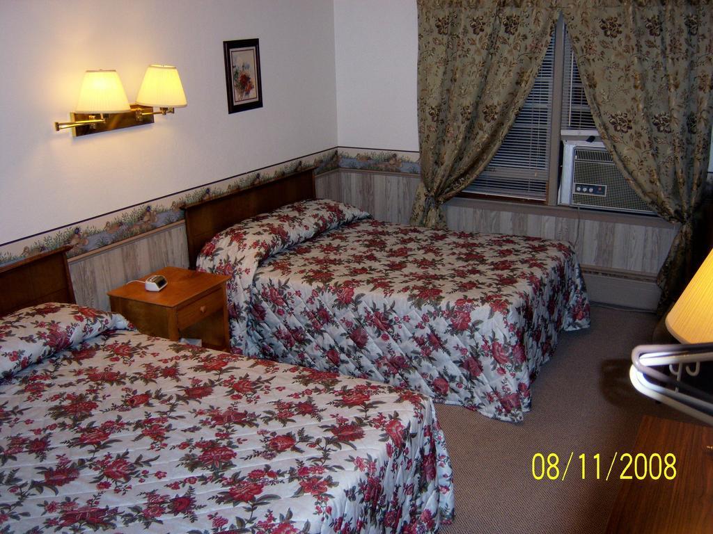 Travelers Inn Motel Eagle River Quarto foto
